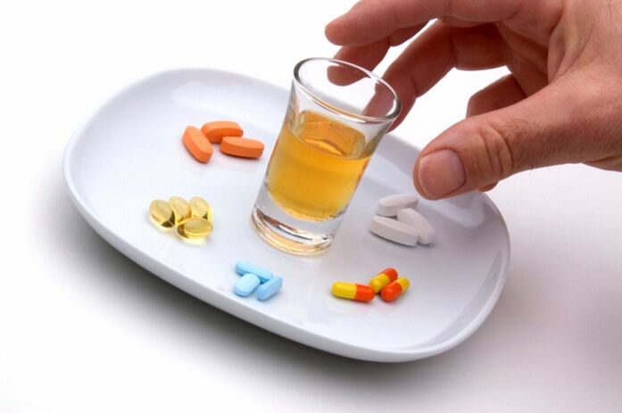 tomando álcool e antibióticos